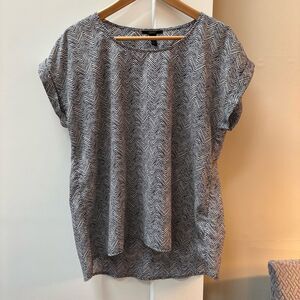 Forever 21 Black & White Chevron Print Blouse – Size L